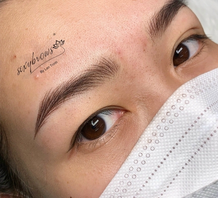 VỪA THUẬT HIỆN XONG KỸ THUẬT LÔNG MÀY SEXYBROWS